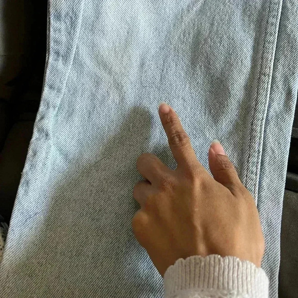 Levis light wash denim jeans high rise 31” - Picture 3 of 12